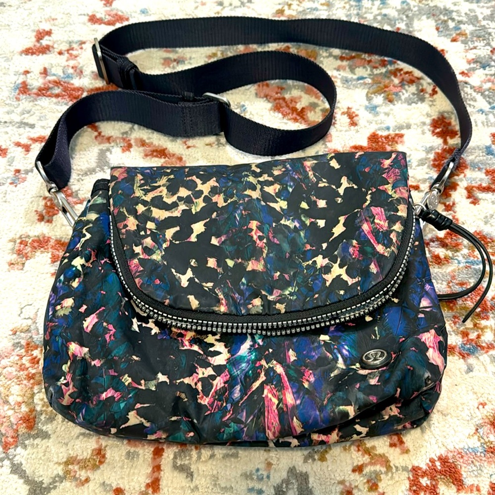 Lululemon go your om way festival bag